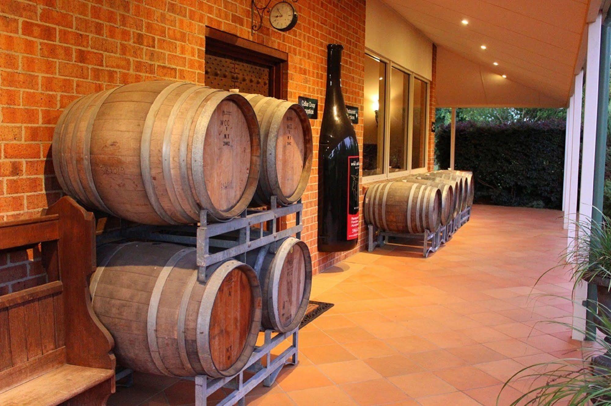 Wild Cattle Creek Estate Bed and Breakfast Wandin Yallock Εξωτερικό φωτογραφία